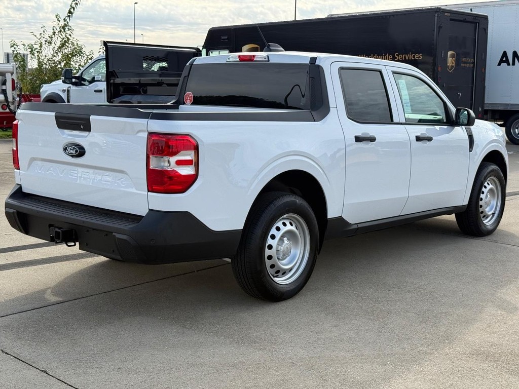 Ford Maverick Vehicle Full-screen Gallery Image 5
