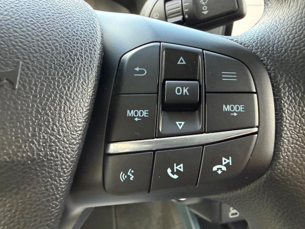 Ford Maverick Vehicle Full-screen Gallery Image 11