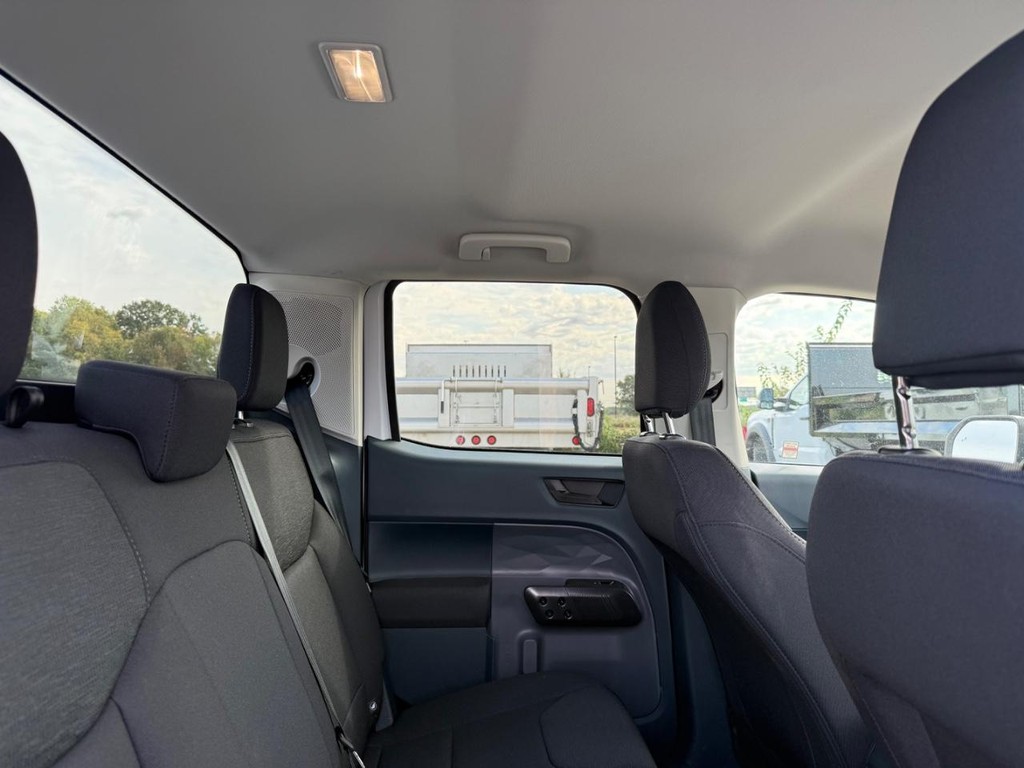 Ford Maverick Vehicle Full-screen Gallery Image 14