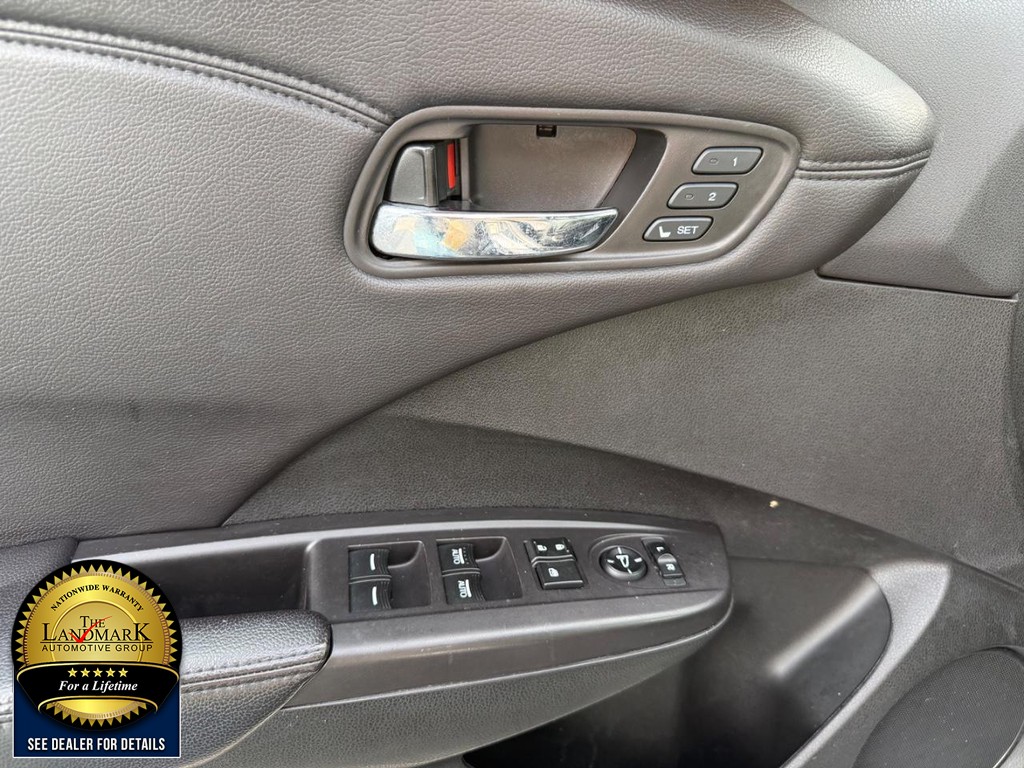 Acura RDX Vehicle Full-screen Gallery Image 8