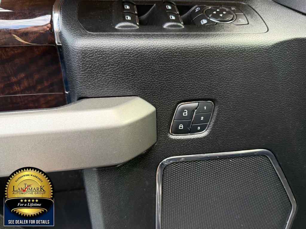 Ford F-150 Vehicle Full-screen Gallery Image 8