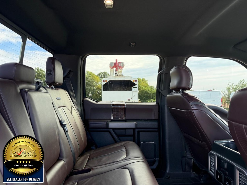 Ford F-150 Vehicle Full-screen Gallery Image 17
