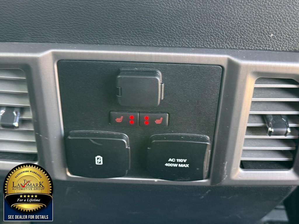 Ford F-150 Vehicle Full-screen Gallery Image 18