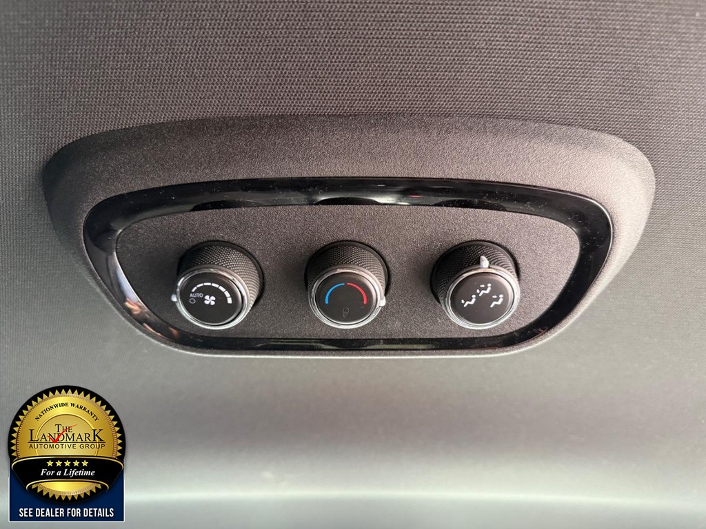 Dodge Durango Vehicle Full-screen Gallery Image 16