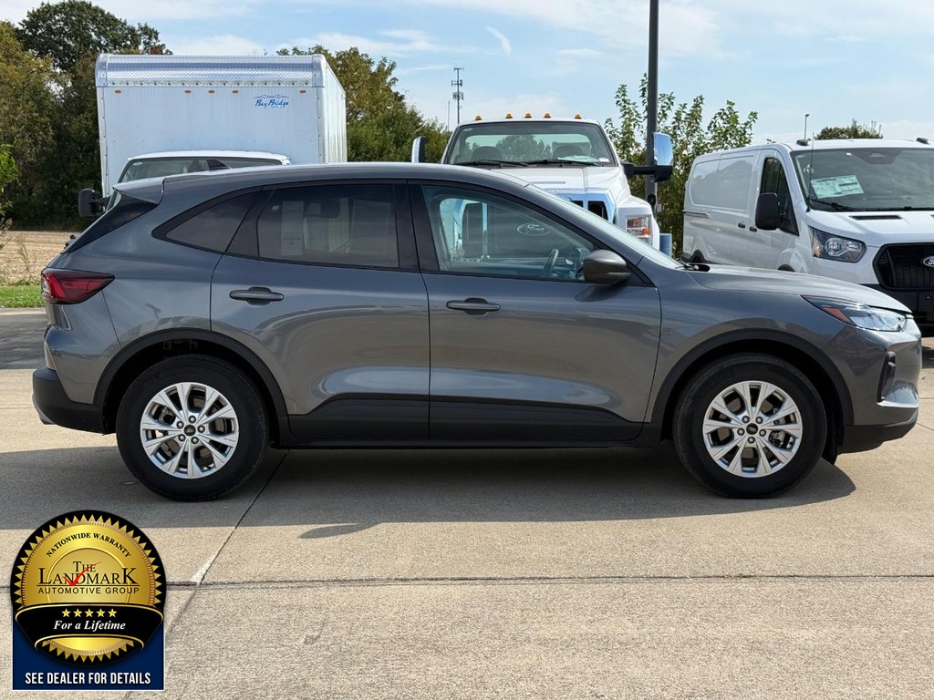 Ford Escape Vehicle Full-screen Gallery Image 04