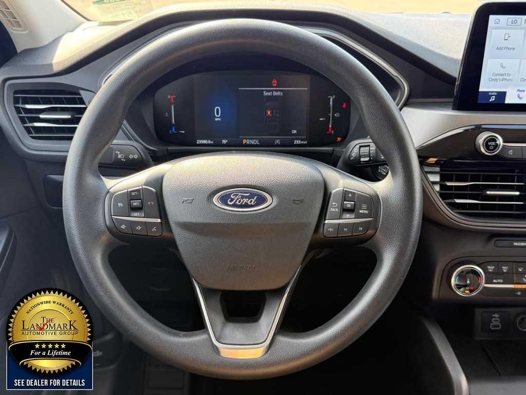 Ford Escape Vehicle Full-screen Gallery Image 16