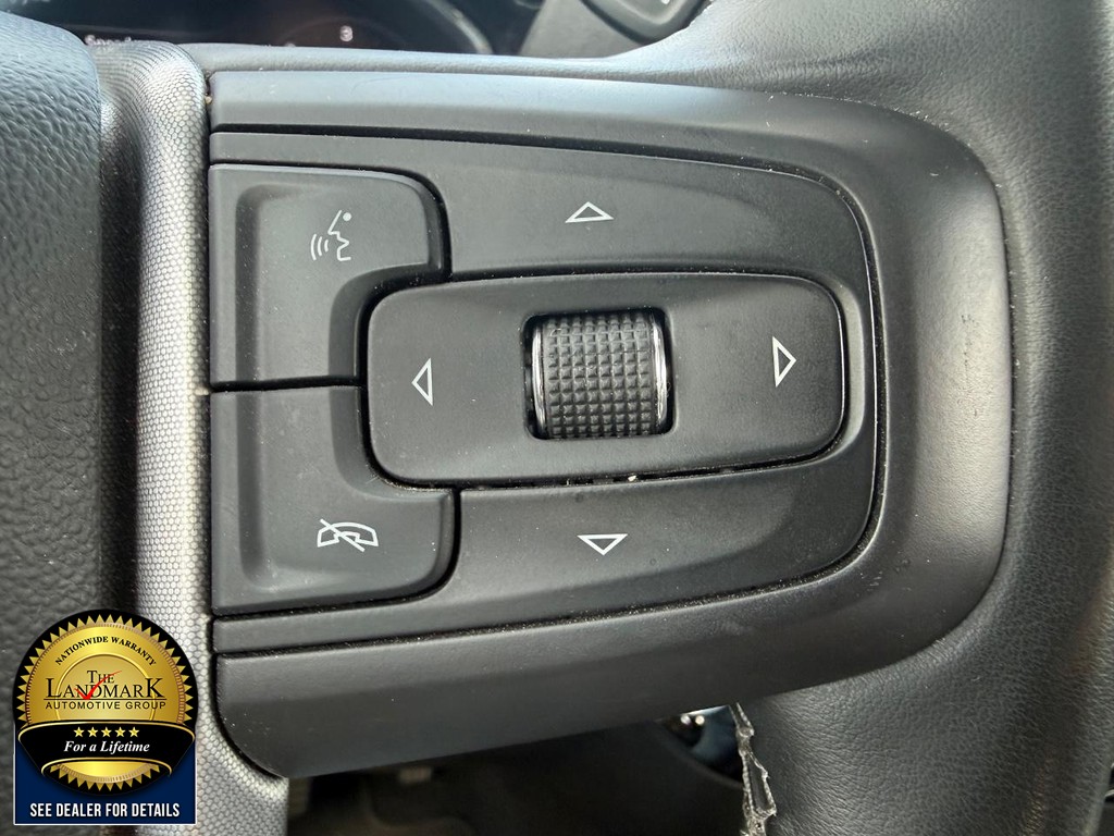 GMC Sierra 1500 Vehicle Full-screen Gallery Image 11