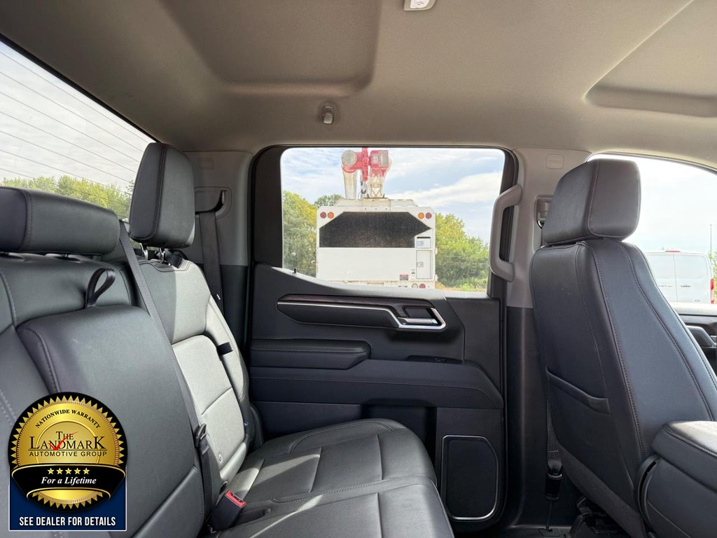 GMC Sierra 1500 Vehicle Full-screen Gallery Image 17