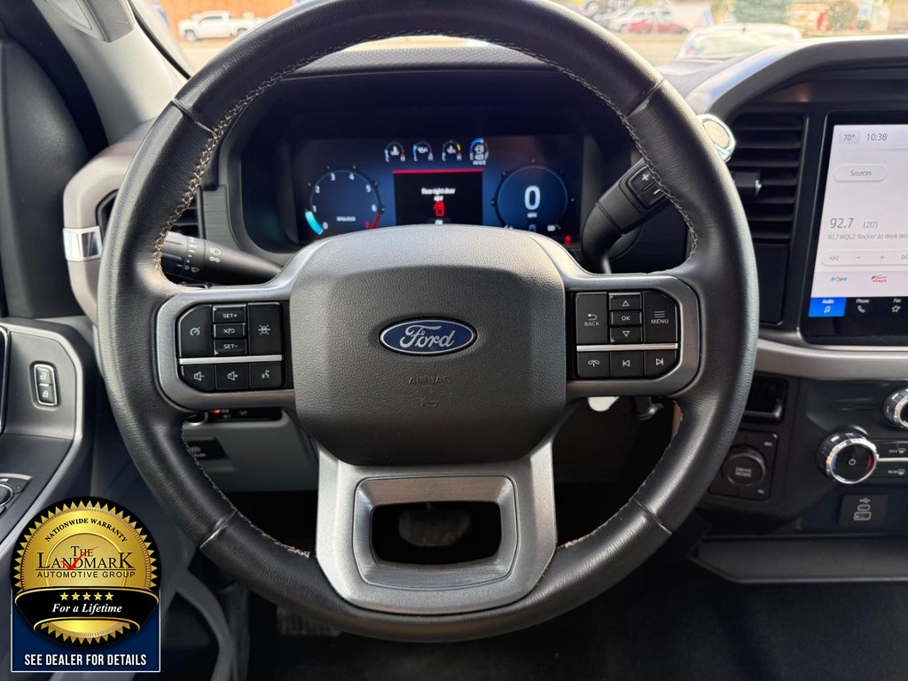 Ford F-150 Vehicle Full-screen Gallery Image 16