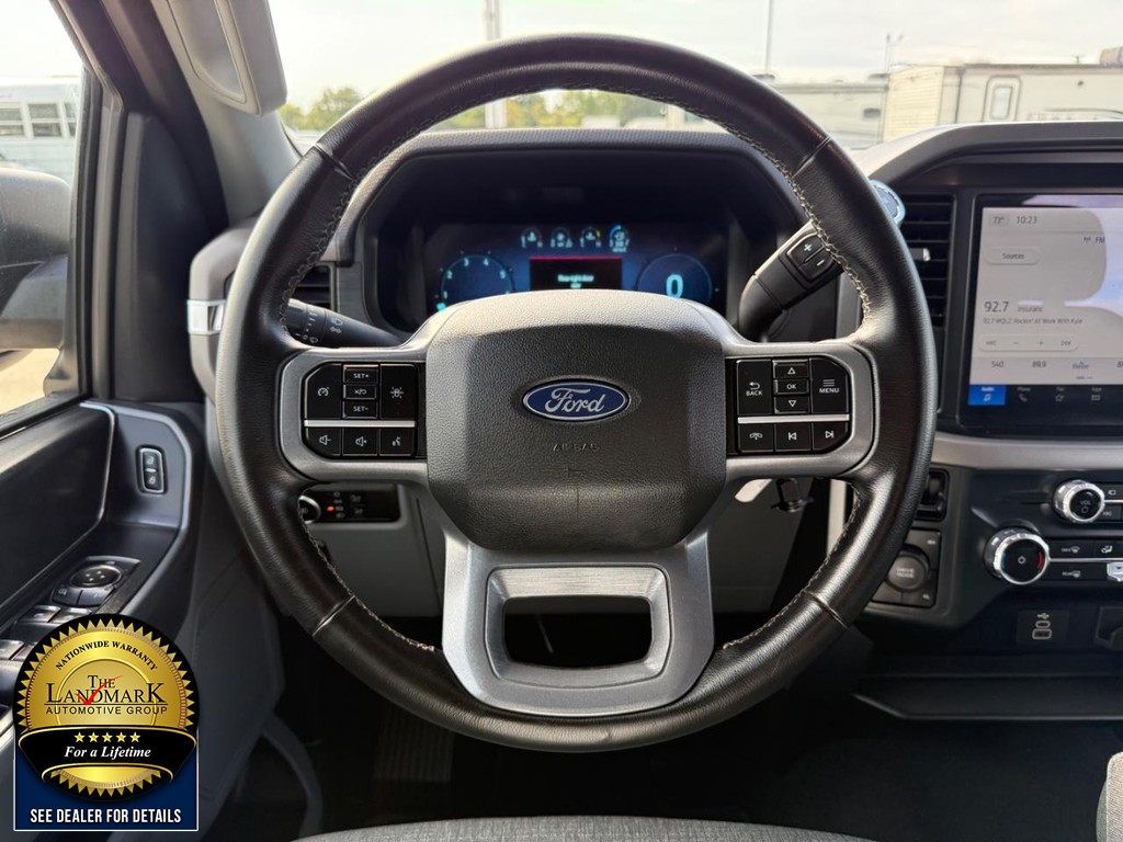 Ford F-150 Vehicle Full-screen Gallery Image 16