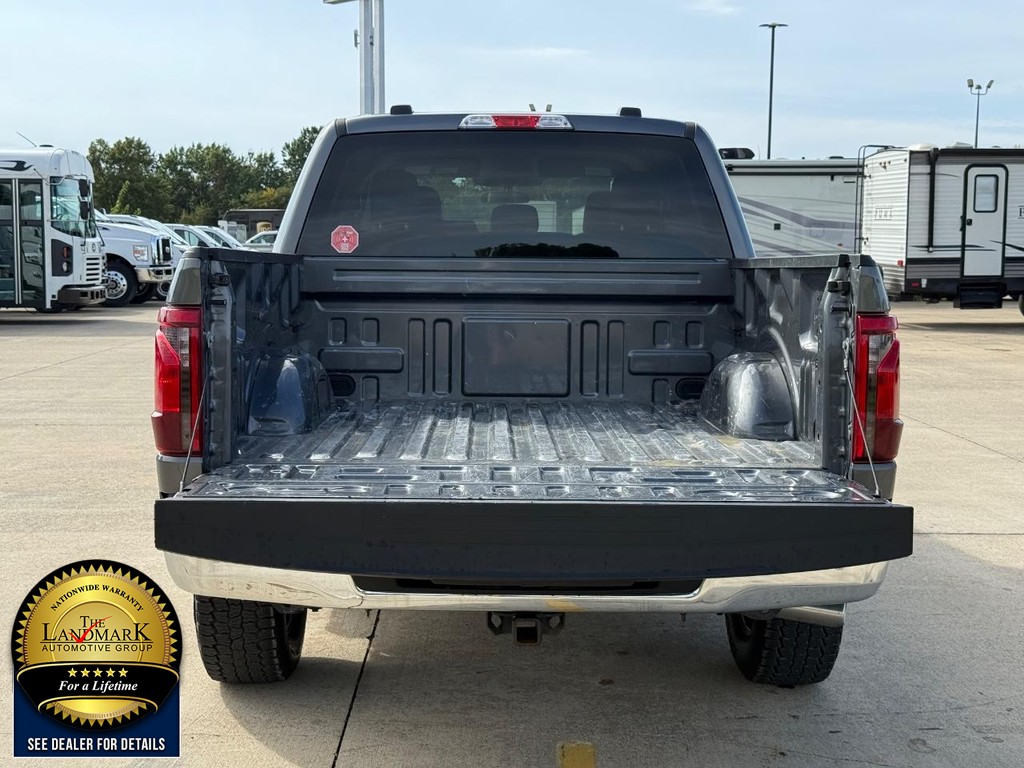 Ford F-150 Vehicle Full-screen Gallery Image 18