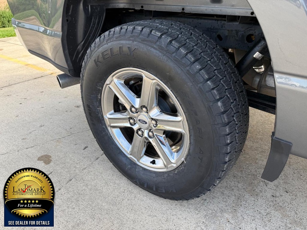 Ford F-150 Vehicle Full-screen Gallery Image 19