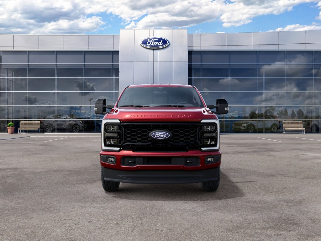 Ford F-250SD Vehicle Full-screen Gallery Image 3