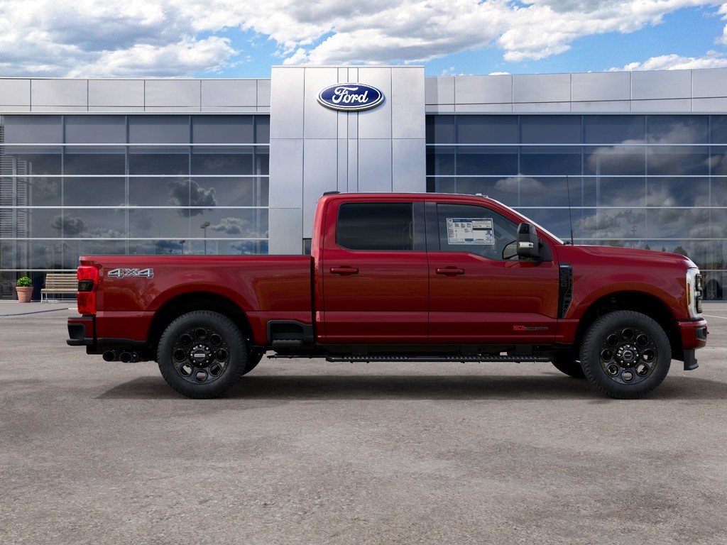 Ford F-250SD Vehicle Full-screen Gallery Image 5