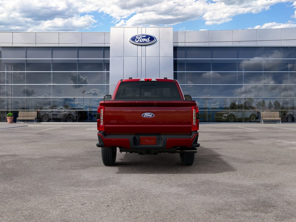 Ford F-250SD Vehicle Full-screen Gallery Image 7