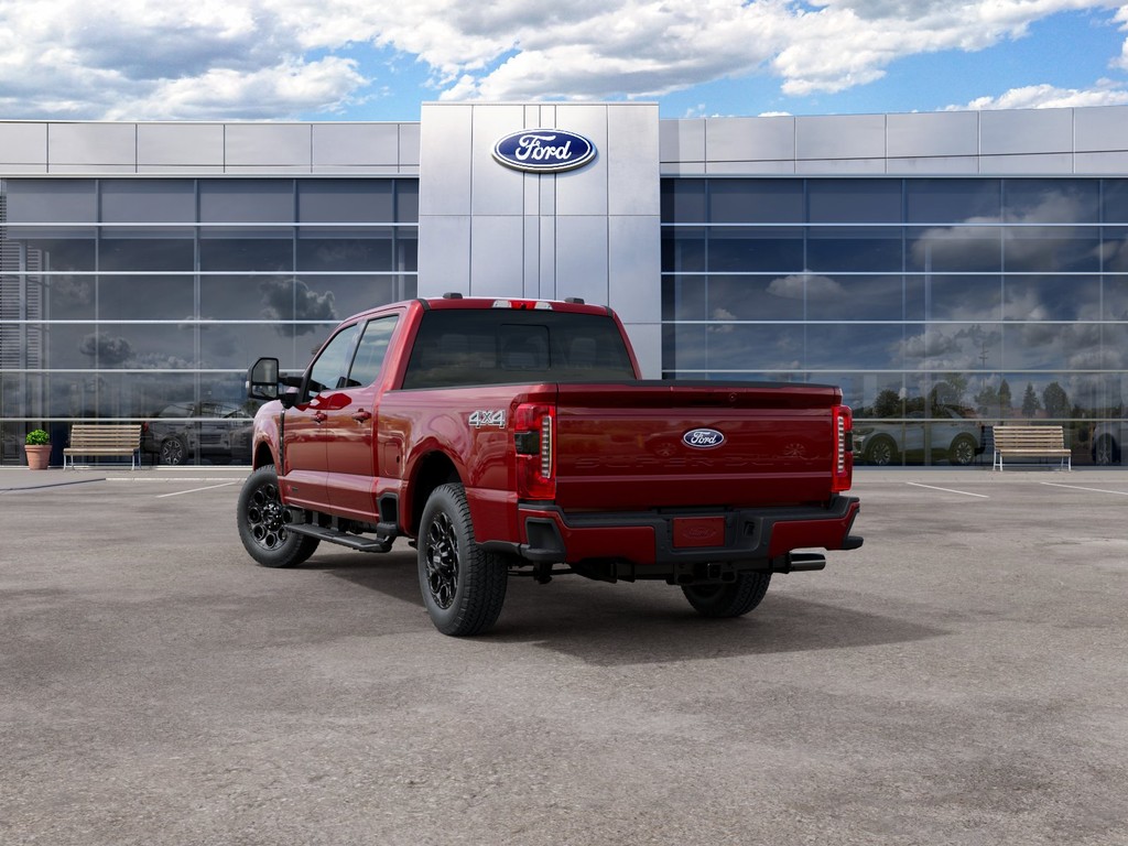 Ford F-250SD Vehicle Full-screen Gallery Image 8