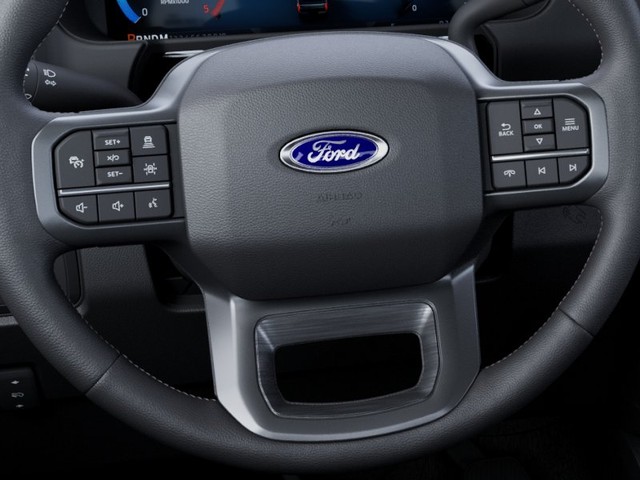 Ford F-250SD Vehicle Full-screen Gallery Image 12