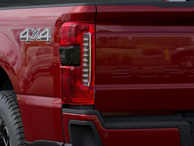 Ford F-250SD Vehicle Full-screen Gallery Image 21