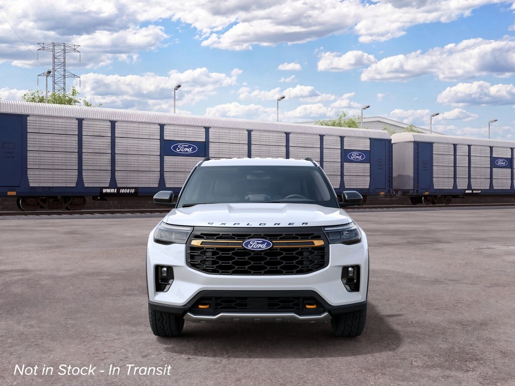 Ford Explorer Vehicle Full-screen Gallery Image 3