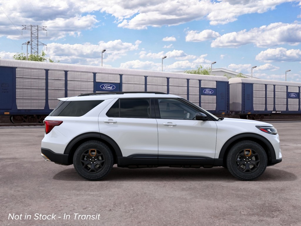 Ford Explorer Vehicle Full-screen Gallery Image 5