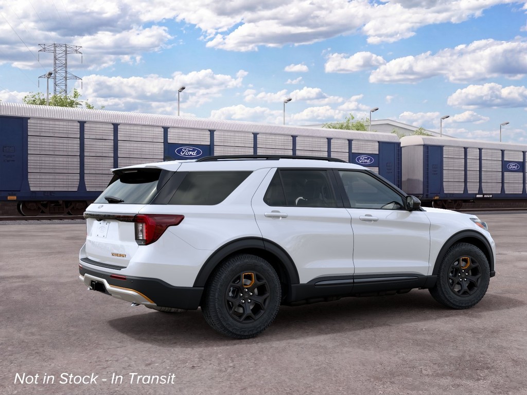 Ford Explorer Vehicle Full-screen Gallery Image 6