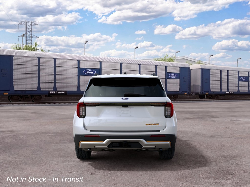 Ford Explorer Vehicle Full-screen Gallery Image 7