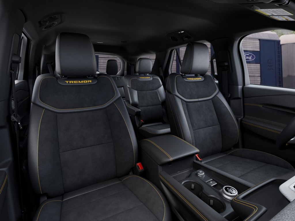 Ford Explorer Vehicle Full-screen Gallery Image 10