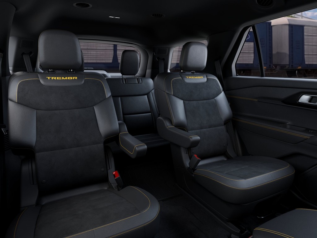 Ford Explorer Vehicle Full-screen Gallery Image 11