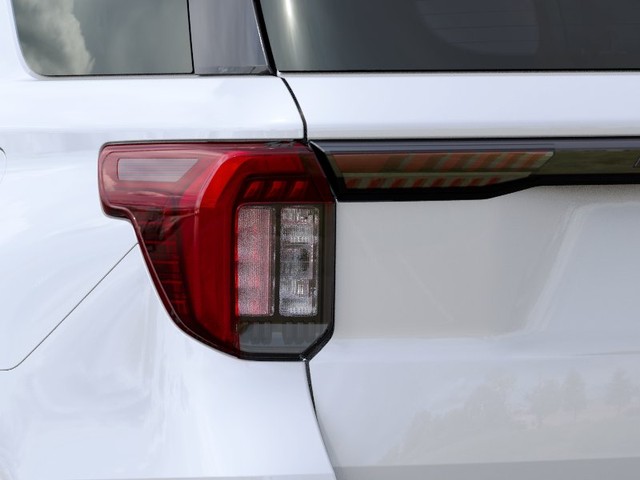 Ford Explorer Vehicle Full-screen Gallery Image 21