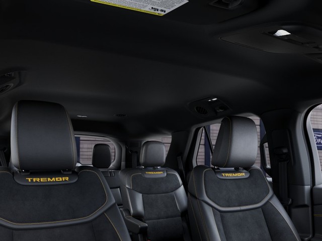 Ford Explorer Vehicle Full-screen Gallery Image 22