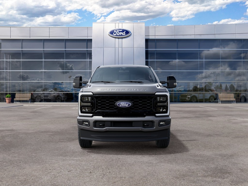 Ford F-250SD Vehicle Full-screen Gallery Image 3