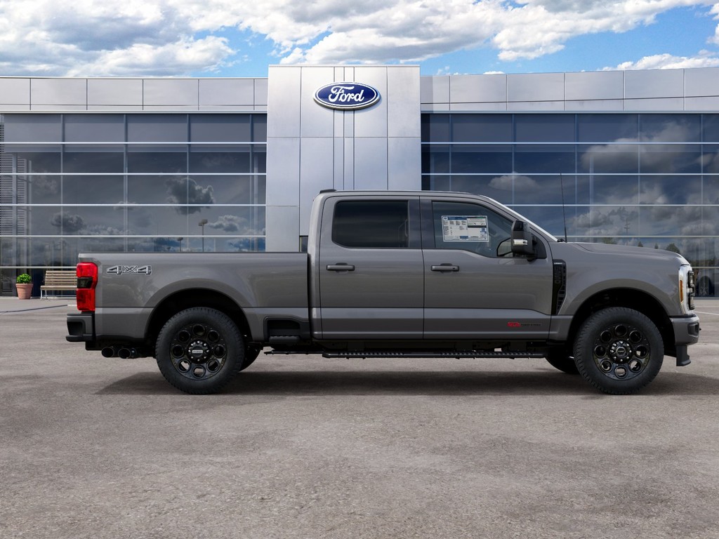 Ford F-250SD Vehicle Full-screen Gallery Image 5