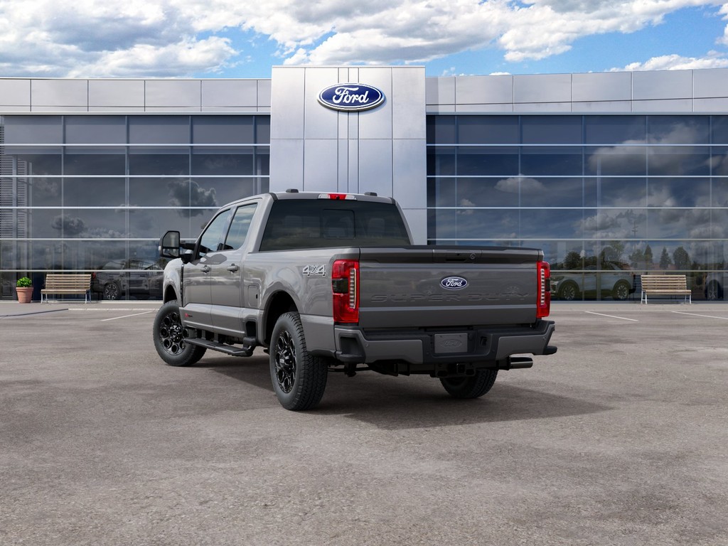Ford F-250SD Vehicle Full-screen Gallery Image 8