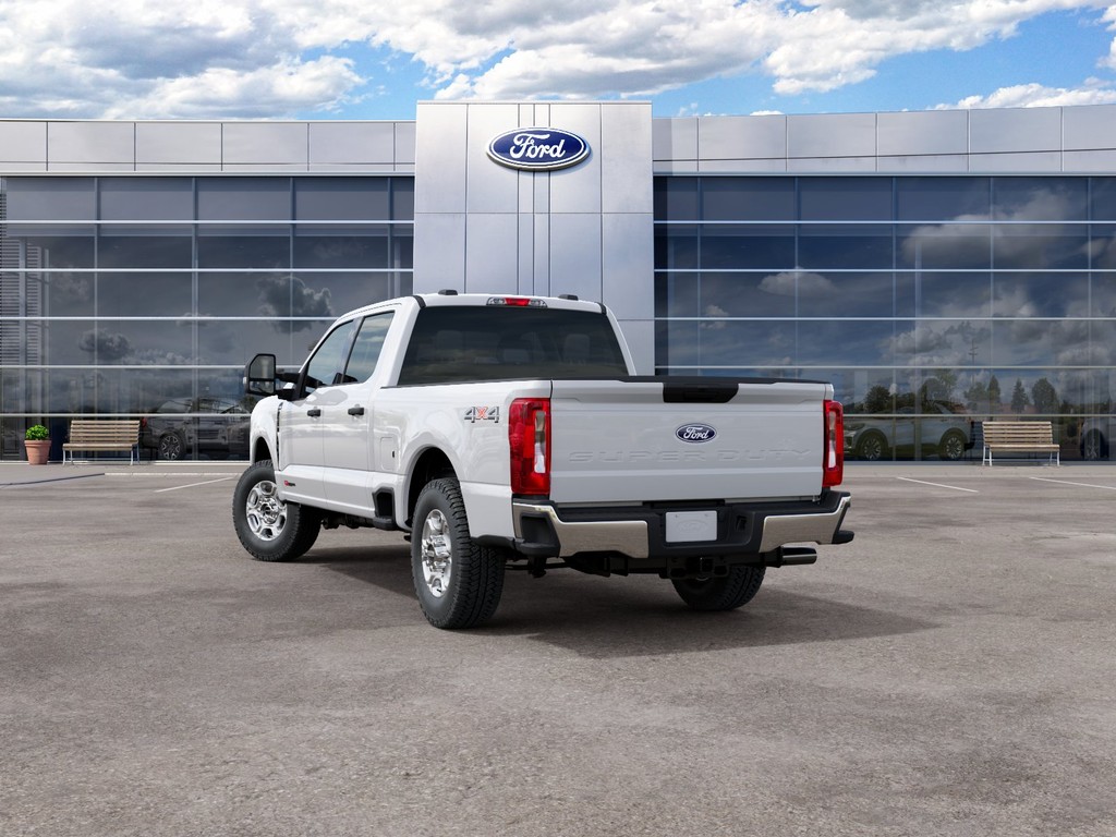 Ford F-350SD Vehicle Full-screen Gallery Image 8