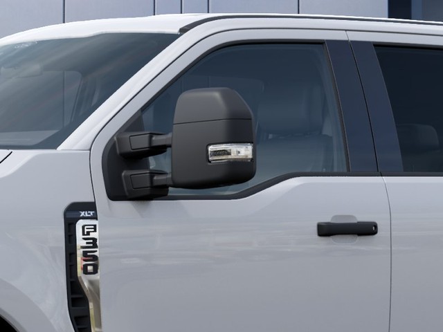 Ford F-350SD Vehicle Full-screen Gallery Image 20