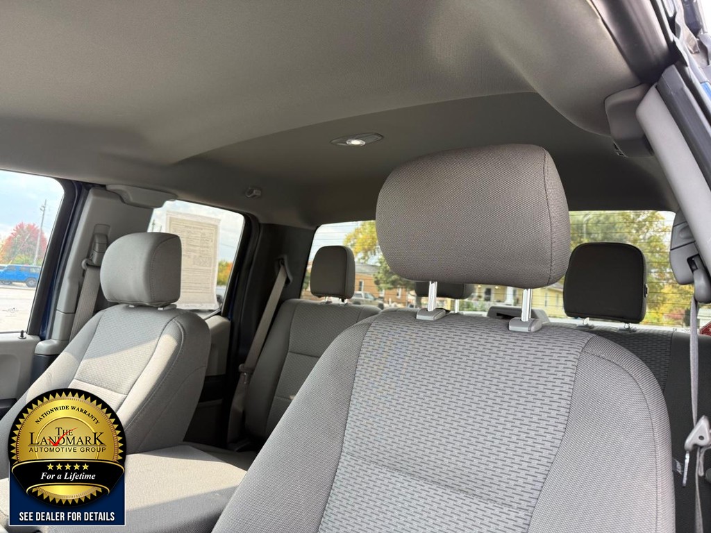Ford F-150 Vehicle Full-screen Gallery Image 9