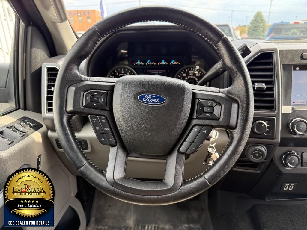 Ford F-150 Vehicle Full-screen Gallery Image 17