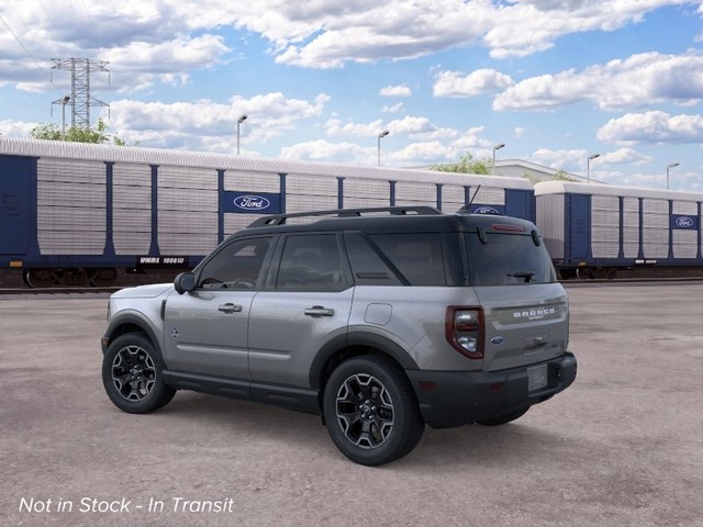 Ford Bronco Sport Vehicle Full-screen Gallery Image 4