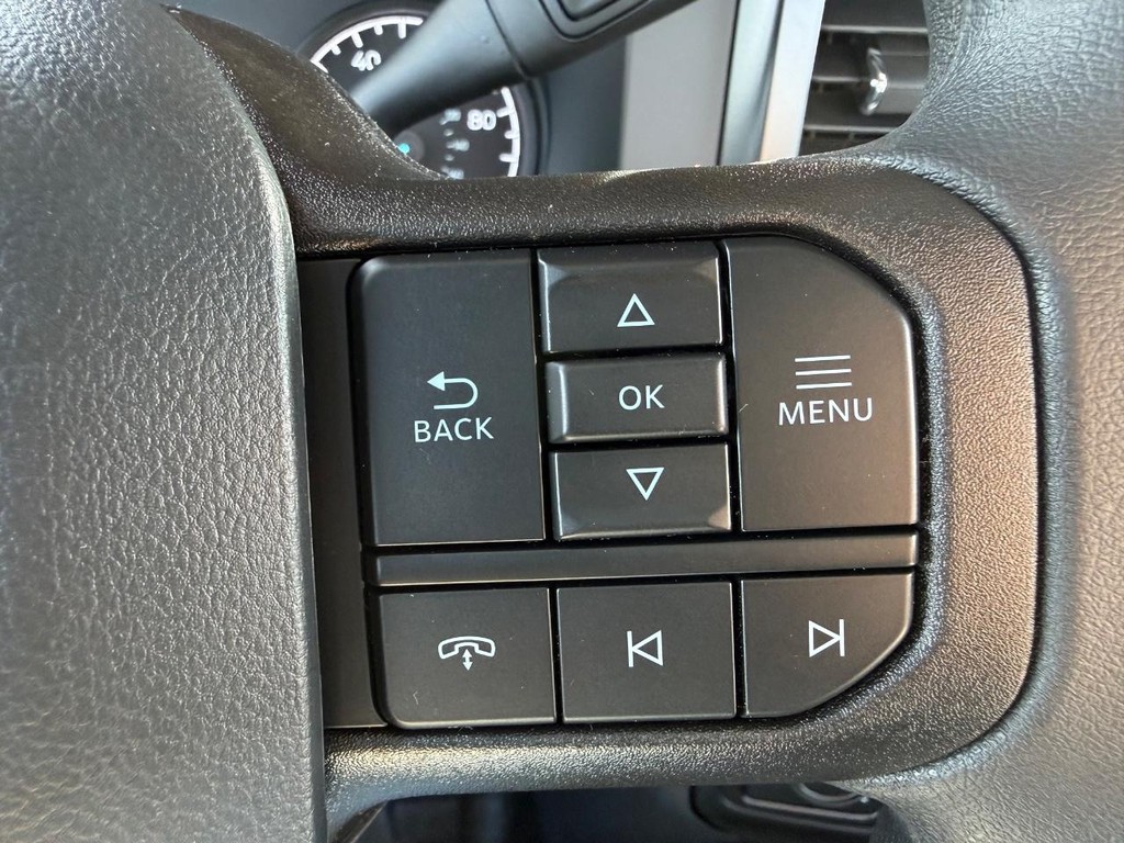 Ford Super Duty F-250 SRW Vehicle Full-screen Gallery Image 11