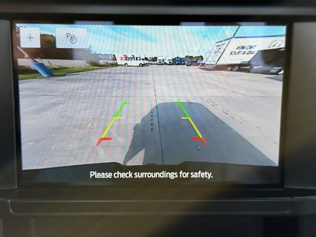 Ford Super Duty F-250 SRW Vehicle Full-screen Gallery Image 13