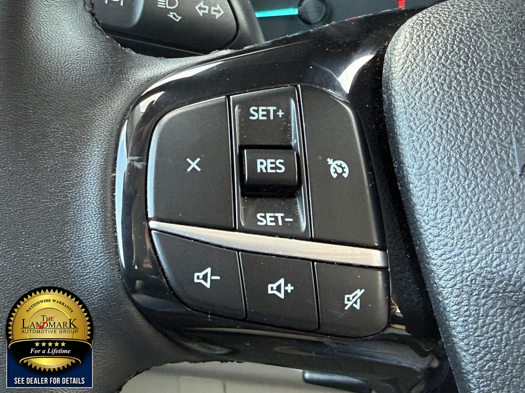Ford Escape Vehicle Full-screen Gallery Image 10