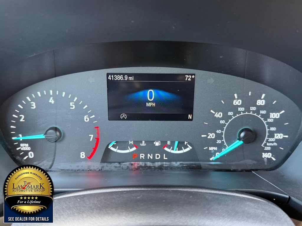 Ford Escape Vehicle Full-screen Gallery Image 12