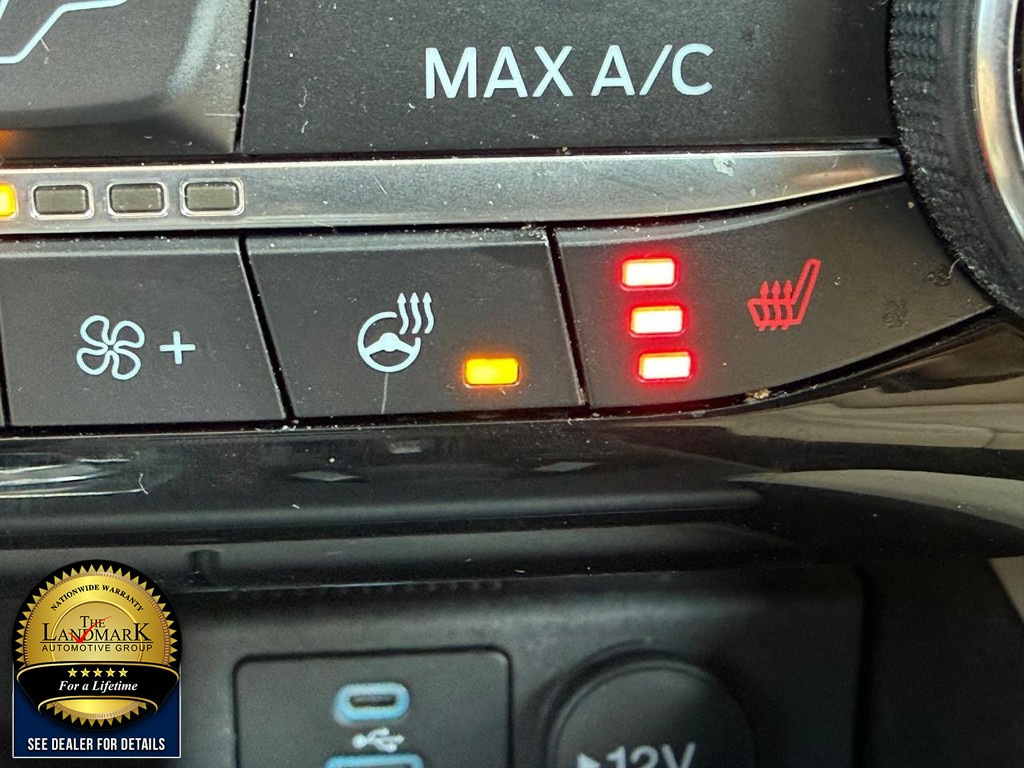 Ford Escape Vehicle Full-screen Gallery Image 14