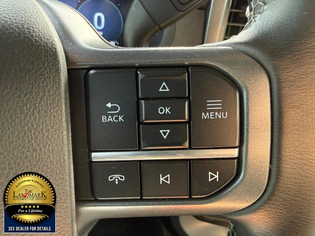 Ford F-150 Vehicle Full-screen Gallery Image 11