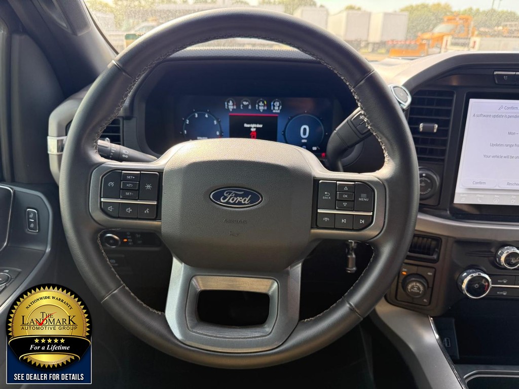 Ford F-150 Vehicle Full-screen Gallery Image 17