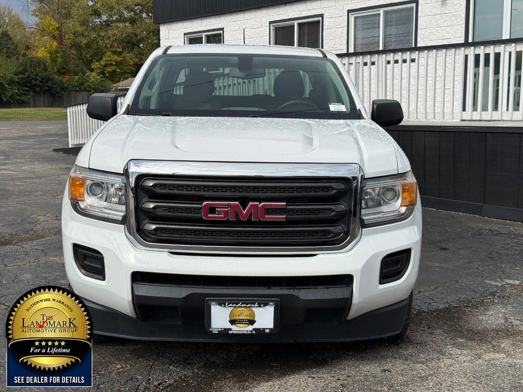 GMC Canyon Vehicle Full-screen Gallery Image 2