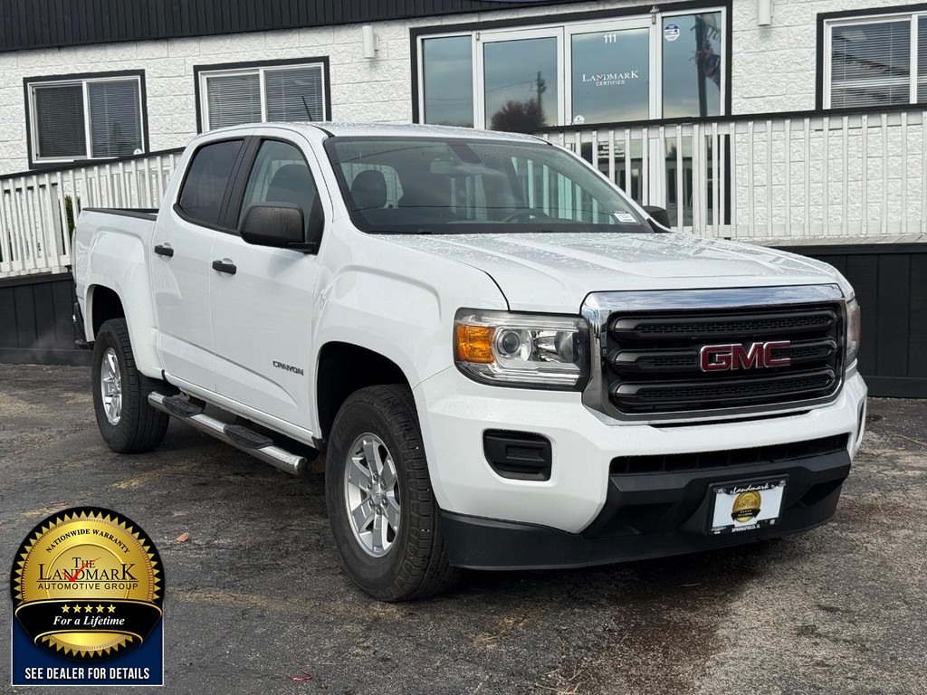 GMC Canyon Vehicle Full-screen Gallery Image 3
