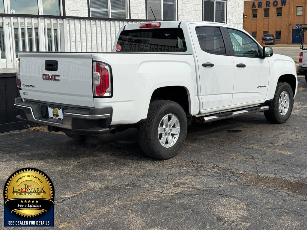 GMC Canyon Vehicle Full-screen Gallery Image 5
