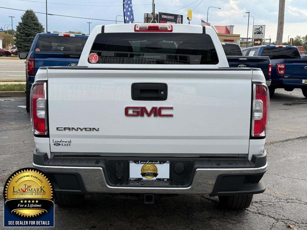 GMC Canyon Vehicle Full-screen Gallery Image 6