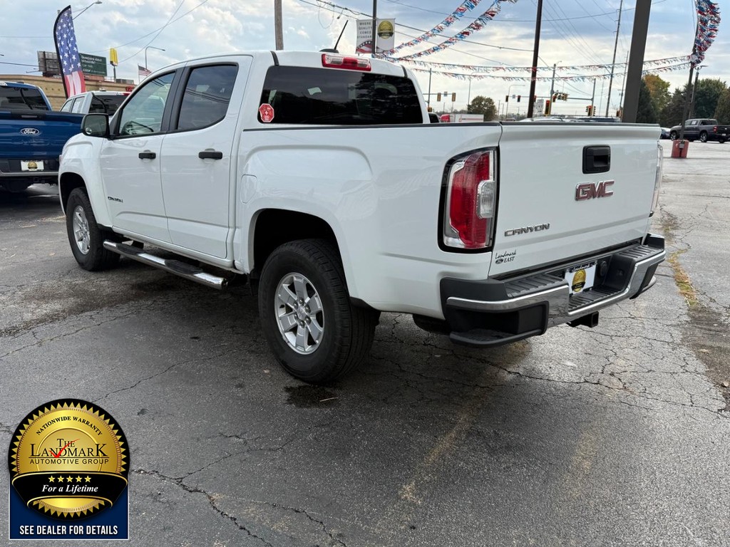 GMC Canyon Vehicle Full-screen Gallery Image 7